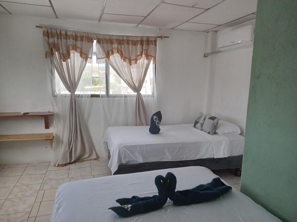 Casa De Alexis Otel Puerto Baquerizo Moreno Dış mekan fotoğraf