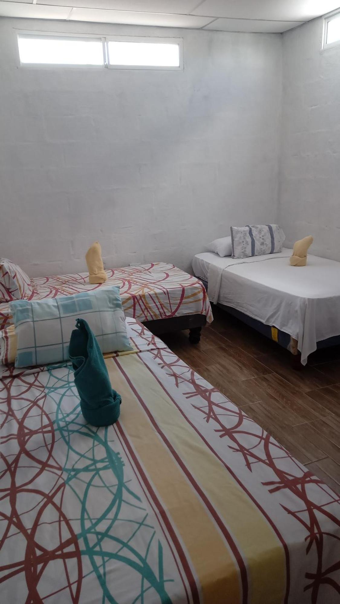 Casa De Alexis Otel Puerto Baquerizo Moreno Dış mekan fotoğraf