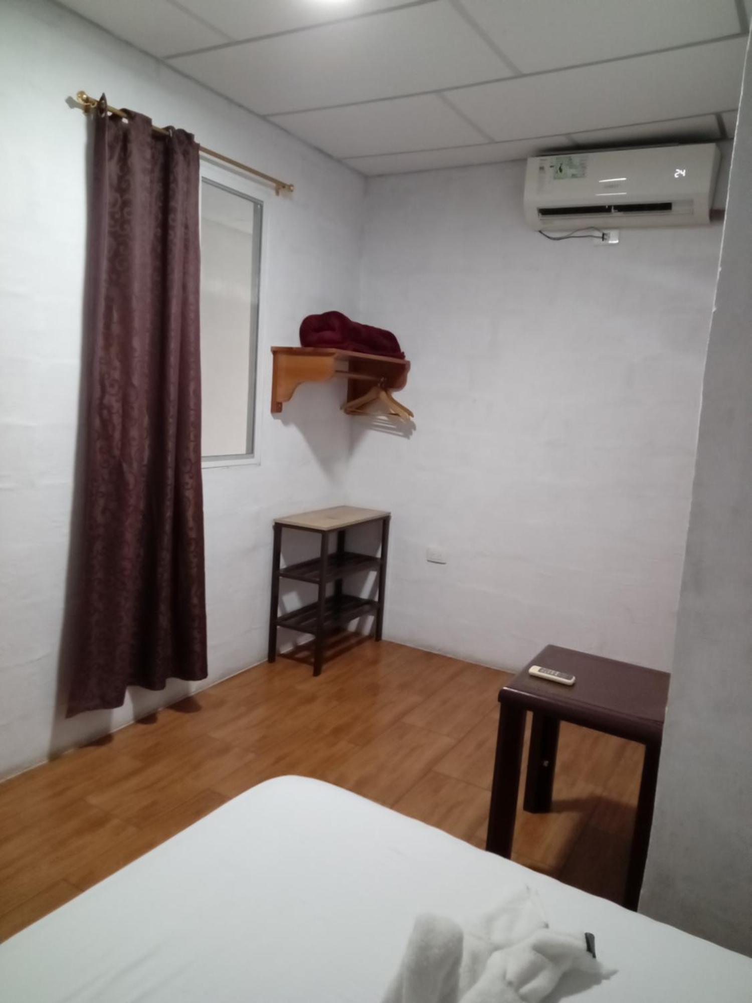 Casa De Alexis Otel Puerto Baquerizo Moreno Dış mekan fotoğraf