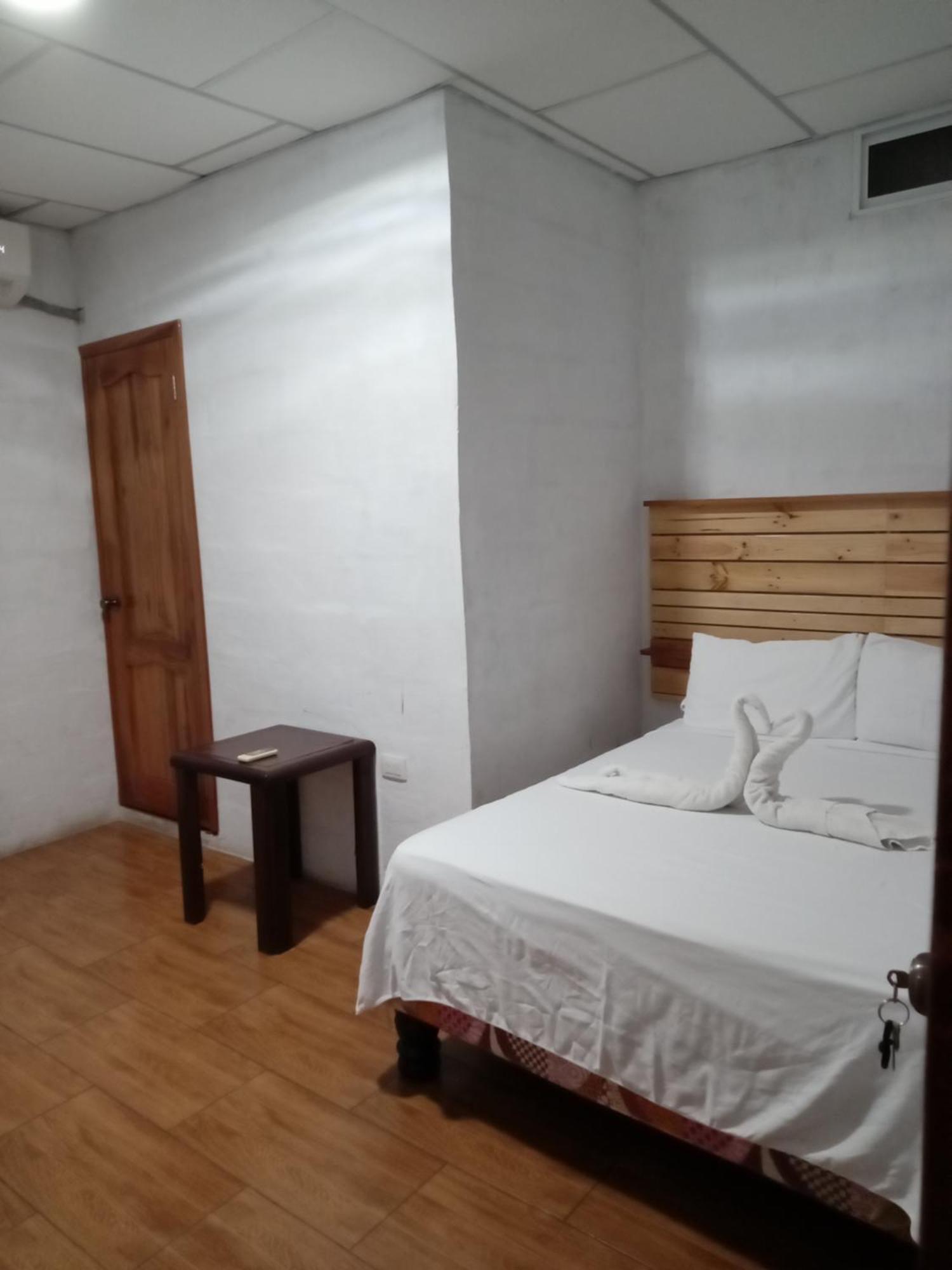 Casa De Alexis Otel Puerto Baquerizo Moreno Dış mekan fotoğraf