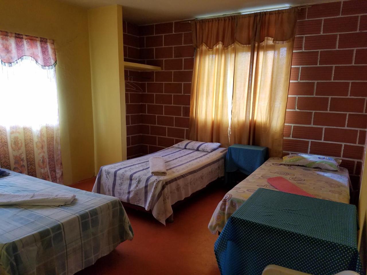 Casa De Alexis Otel Puerto Baquerizo Moreno Dış mekan fotoğraf